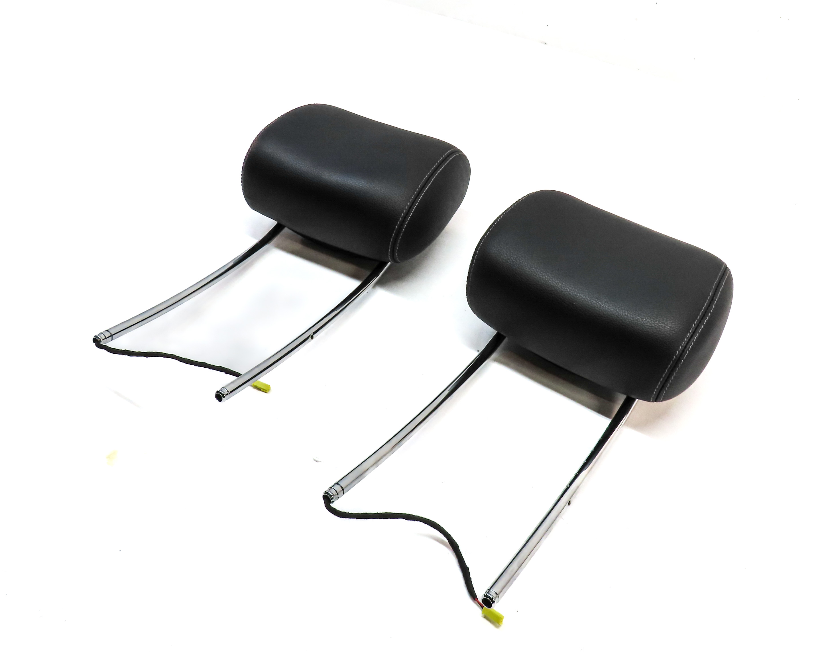 07-09 MERCEDES GL-CLASS X164 FRONT LEFT & RIGHT SEAT HEADREST SET/2(Black)  — exact item pictured